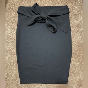Black pencil skirt with bow
